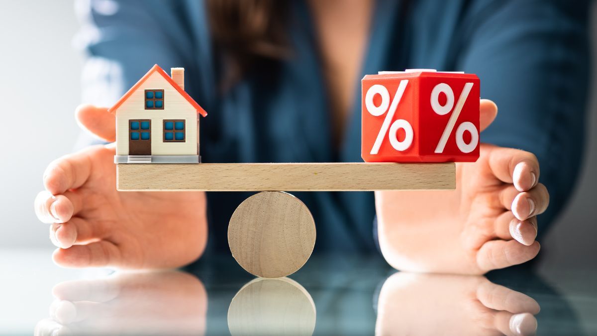 What is Annual percentage rate (APR) and how is it calculated?